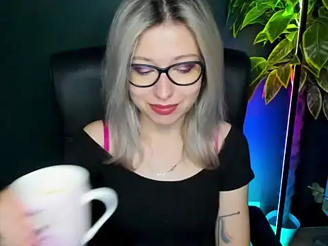 loveHeidi online show from September 11, 6:24 am