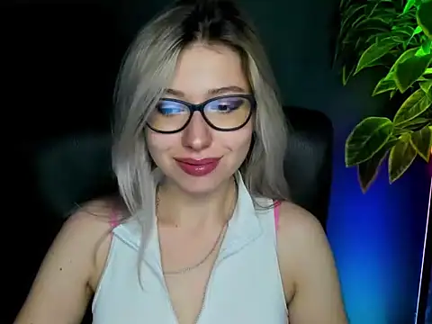 loveHeidi online show from September 22, 4:14 am