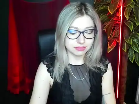 loveHeidi online show from March 12, 5:24 am