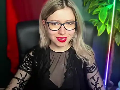 loveHeidi online show from March 30, 8:15 am