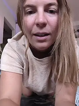Snapshot of story_of_sarah chatting on July 17, 8:21 am story of sarah online show from July 17, 8:21 am