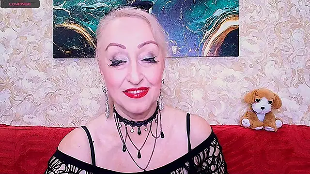  Sara  Smith  online show from June 3, 7:11 am