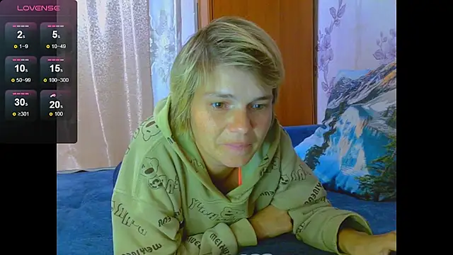 Snapshot of SaraSnow_ chatting on September 11, 7:47 pm SaraSnow  online show from September 11, 7:47 pm