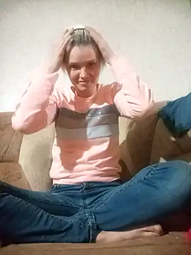 Snapshot of SaraSnow_ chatting on February 28, 8:21 pm SaraSnow online show from February 28, 8:21 pm