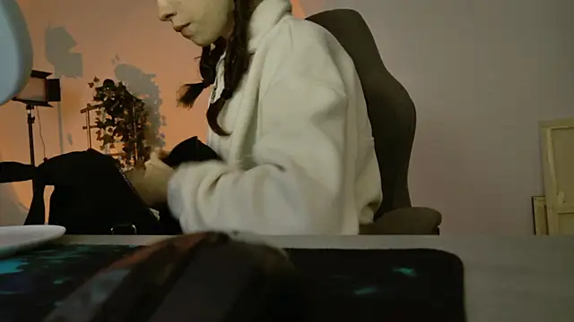 Yoka paradoXXX online show from October 31, 5:08 am