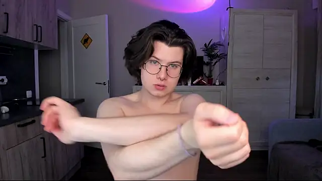 Derek Shameless online show from July 5, 7:21 pm