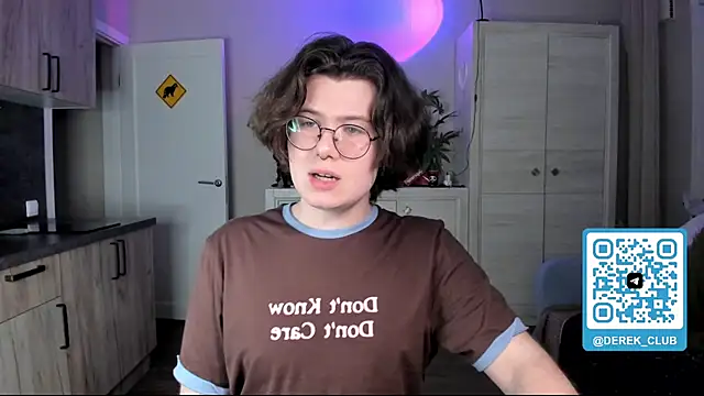 Derek Shameless online show from July 14, 9:09 pm