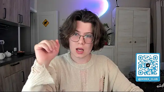 Derek Shameless online show from July 23, 8:18 pm