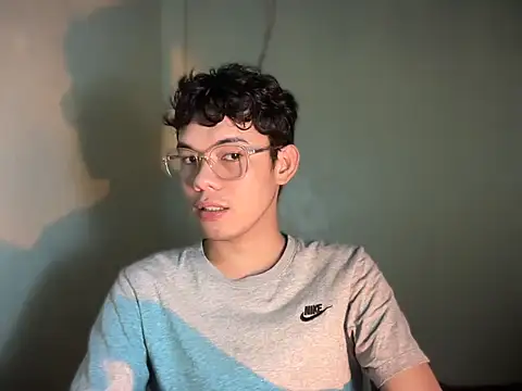 Snapshot of keirflorianxx chatting on September 16, 1:01 pm keirflorianxx online show from September 16, 1:01 pm