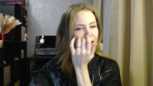 Snapshot of harpermoss chatting on September 8, 6:29 pm harpermoss online show from September 8, 6:29 pm