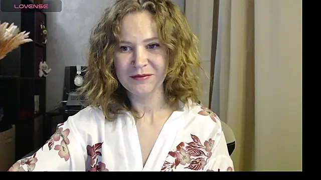 Snapshot of harpermoss chatting on September 13, 10:20 pm harpermoss online show from September 13, 10:20 pm