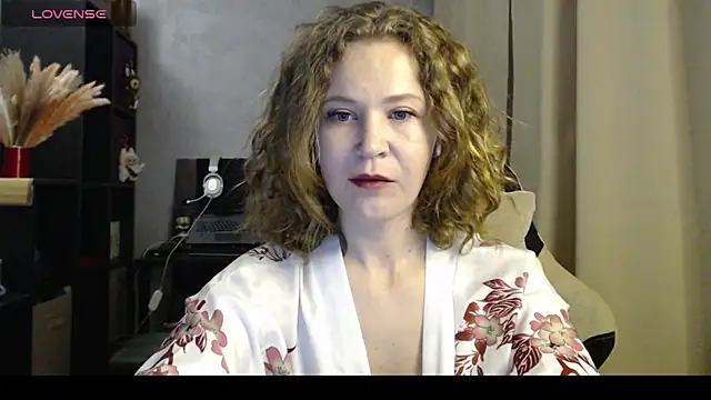 Snapshot of harpermoss chatting on September 15, 7:14 pm harpermoss online show from September 15, 7:14 pm