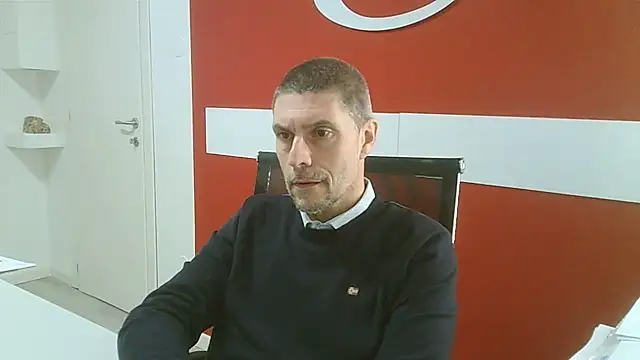 Snapshot of max79ve31 chatting on March 12, 1:06 pm max79ve31 online show from March 12, 1:06 pm