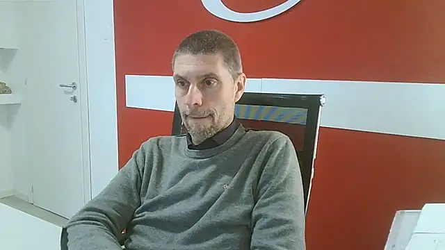 Snapshot of max79ve31 chatting on March 13, 3:07 pm max79ve31 online show from March 13, 3:07 pm