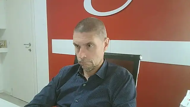 Snapshot of max79ve31 chatting on May 20, 12:11 pm max79ve31 online show from May 20, 12:11 pm