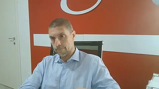 Snapshot of max79ve31 chatting on June 5, 11:49 am max79ve31 online show from June 5, 11:49 am