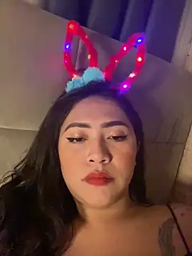 yourdevilsweettsx online show from November 2, 5:10 am