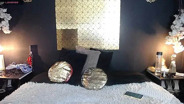 kinky momm online show from December 1, 2:11 pm