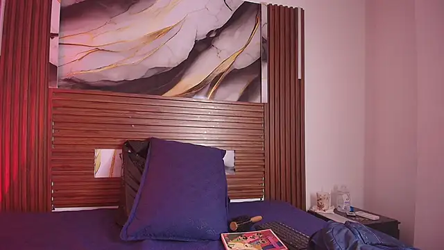 Evelin thompsson online show from October 7, 7:22 pm