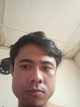 Snapshot of Kim0002 chatting on September 13, 2:22 am Kim0002 online show from September 13, 2:22 am