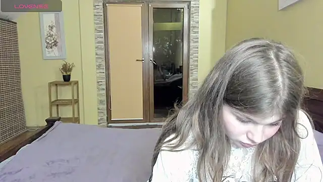 Lilly Jess online show from October 16, 4:30 pm