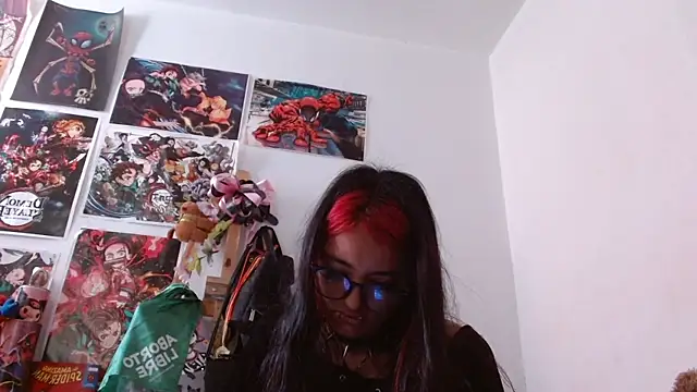 carolinerue online show from January 10, 4:20 pm