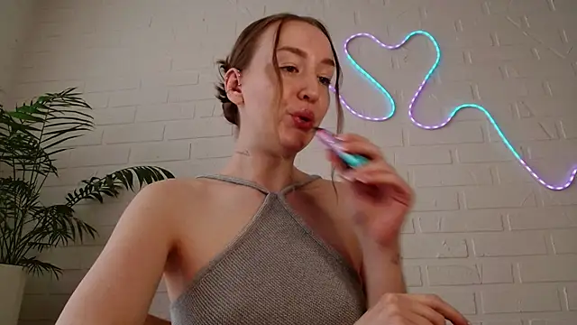WhitePrincessLuna online show from May 15, 1:07 pm