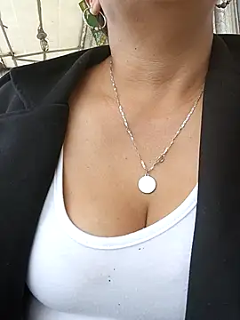 Misshot 01 online show from September 16, 8:54 pm