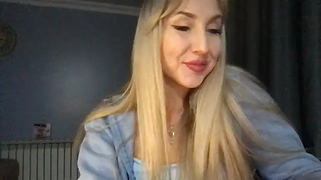 Snapshot of Pyrelissa chatting on December 13, 7:53 pm Pyrelissa online show from December 13, 7:53 pm