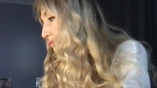 Snapshot of Pyrelissa chatting on December 15, 5:06 pm Pyrelissa online show from December 15, 5:06 pm