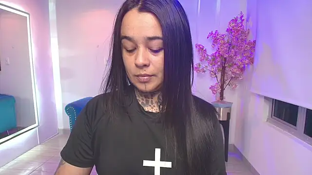 Black roseee online show from April 15, 3:57 am