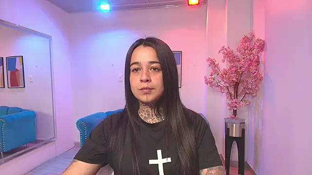 Snapshot of Black_roseee chatting on April 22, 4:37 am Black roseee online show from April 22, 4:37 am