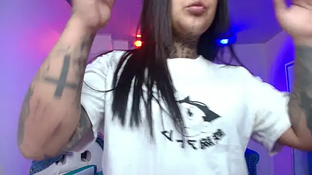 Snapshot of Black_roseee chatting on May 9, 3:56 am Black roseee online show from May 9, 3:56 am