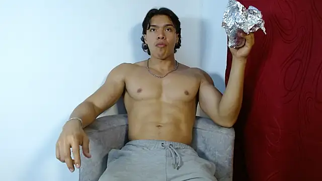 adriel escalante online show from October 11, 1:38 am