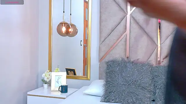 Rossie-Cameron online show from April 18, 4:05 am