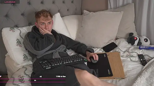 scottishtwink01 online show from June 12, 10:08 pm