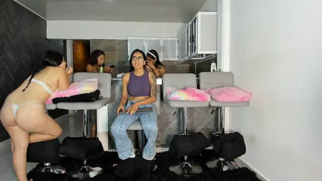 Snapshot of Melissa_tylor69 chatting on February 27, 2:44 am Melissa tylor69 online show from February 27, 2:44 am