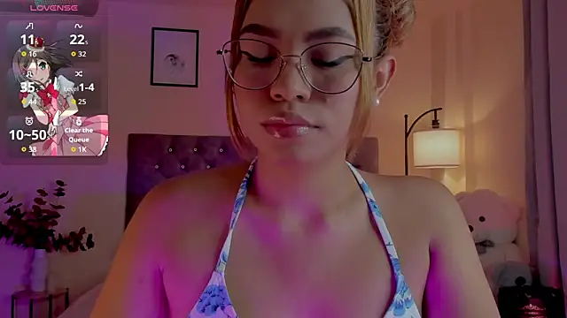 Snapshot of OxanaFedorova1- chatting on February 2, 9:24 pm OxanaFedorova1- online show from February 2, 9:24 pm