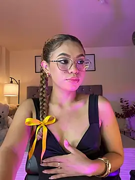 Snapshot of OxanaFedorova1- chatting on February 19, 8:38 pm OxanaFedorova1- online show from February 19, 8:38 pm