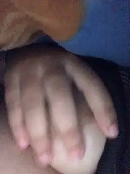 Snapshot of luzmelzinha chatting on October 2, 4:41 am luzmelzinha online show from October 2, 4:41 am