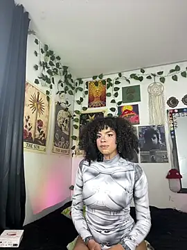 Raven luv online show from November 4, 1:05 am