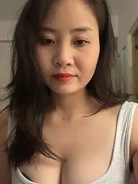 wly2028 online show from October 15, 1:00 pm