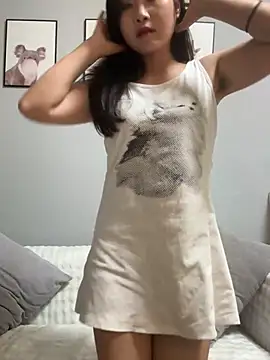 wly2028 online show from March 23, 1:04 pm