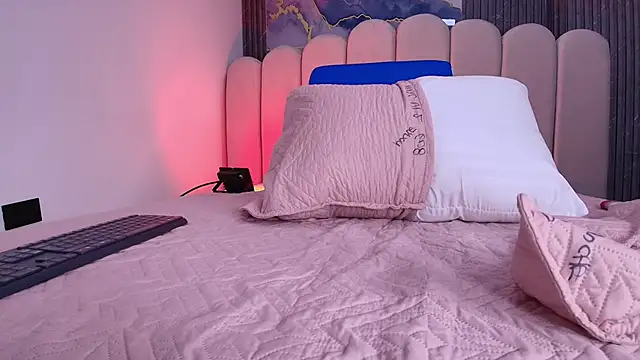 abbyrouss  online show from December 2, 3:12 am