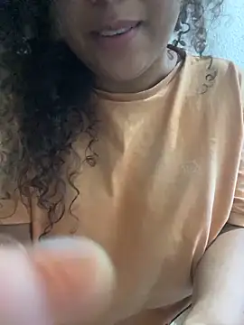 Snapshot of ___seusegredo chatting on February 3, 10:42 am seusegredo online show from February 3, 10:42 am