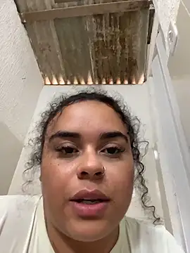 Snapshot of ___seusegredo chatting on February 24, 12:47 pm seusegredo online show from February 24, 12:47 pm