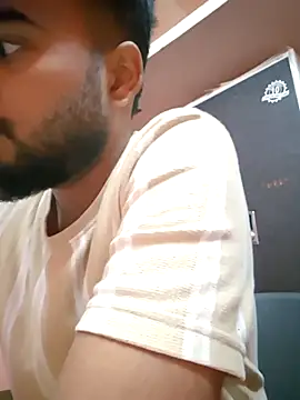 soniriyaa010101 online show from November 15, 3:08 pm