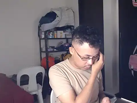 Snapshot of itsyour_Asianboy15 chatting on March 8, 5:22 am itsyour Asianboy15 online show from March 8, 5:22 am