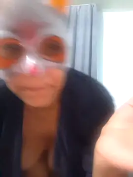 Snapshot of Layd38 chatting on November 8, 1:00 pm Layd38 online show from November 8, 1:00 pm