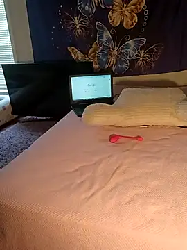 LuvTune online show from April 12, 4:56 pm